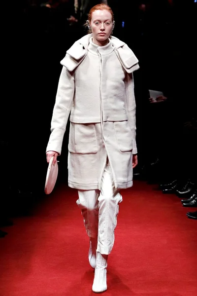 Look 35